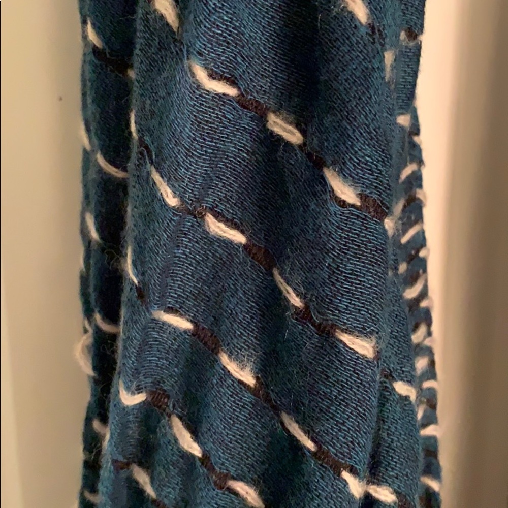 Scarf - Picture 2 of 4